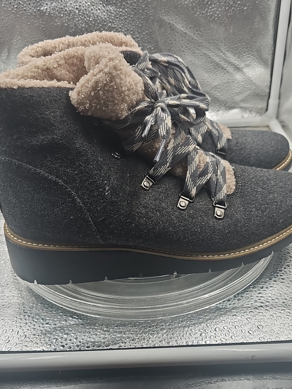 W Gray Shoes Sz 9M. - Picture 4 of 5